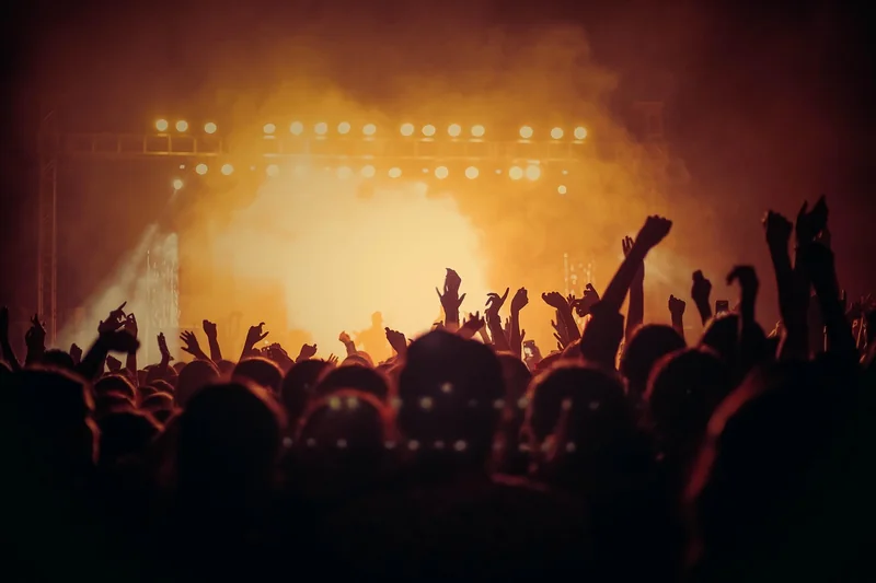 Les challengers modernes : Queen, Luis Fonsi et la vague TikTok